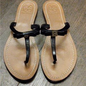 Tory Burch sandals. Beautiful and in very good condition.